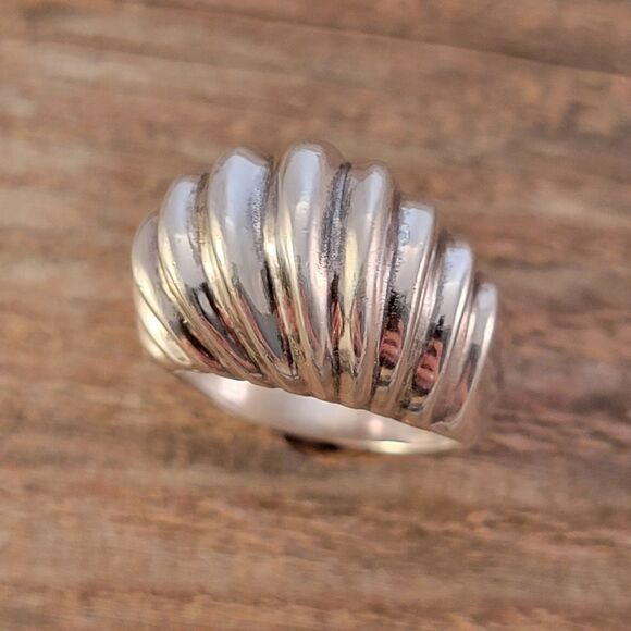 Sterling Ribbed Contemporary Dome Statement Ring - Picture 3 of 9